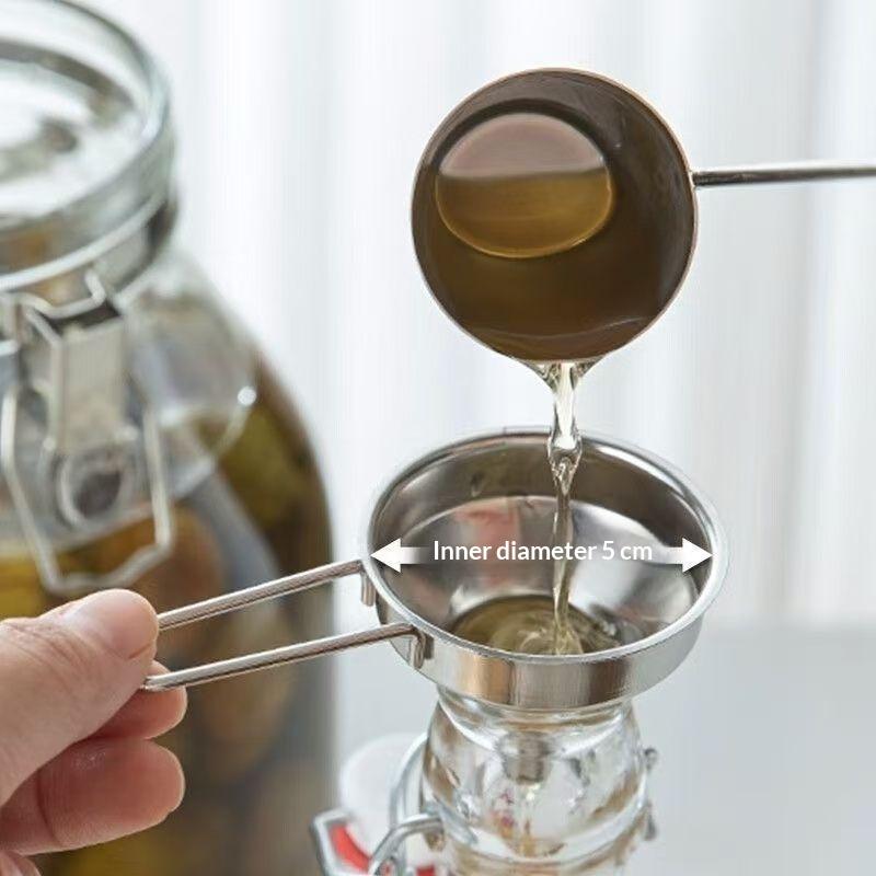 Kitchen Gadgets Small - Lejek ze stali nierdzewnej z uchwytem,