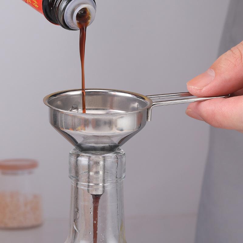 Lejek ze stali nierdzewnej z u – Kitchen Gadgets Small recenzja i cena
